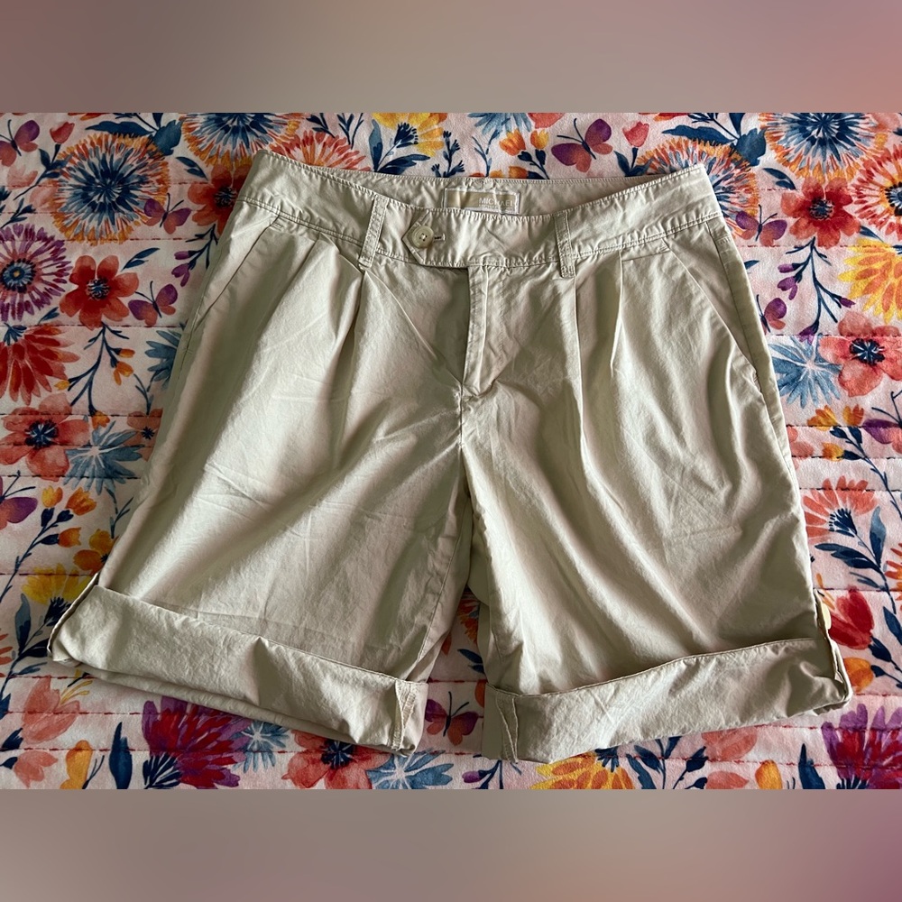 EUC - Michael Kors Women’s Bermuda Shorts (Tan) - Size 4